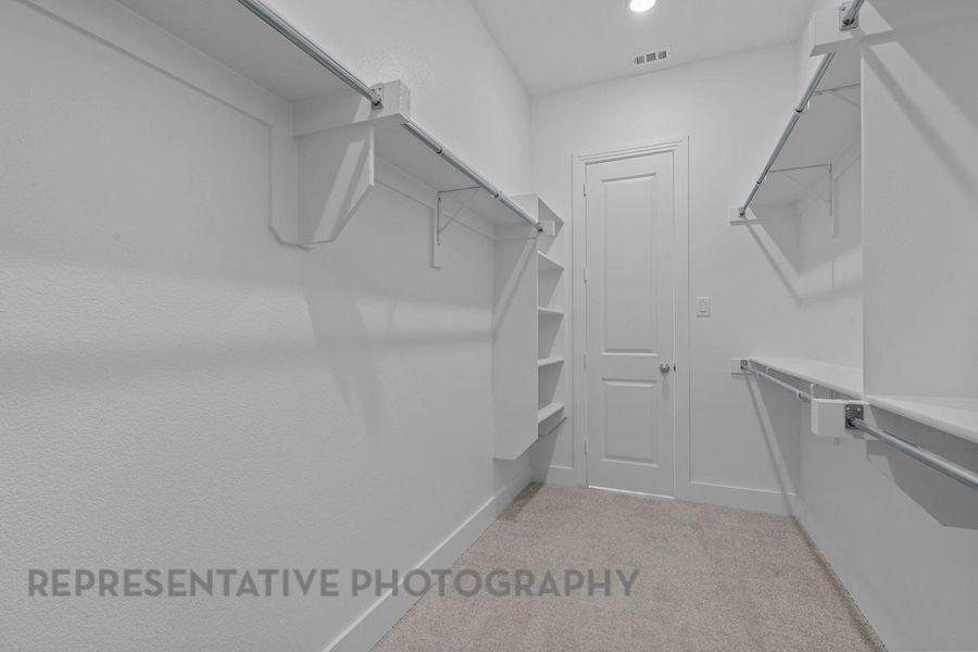 Spacious, unfurnished interior of a new home in Riceland, Mont Belvieu (Image 23).