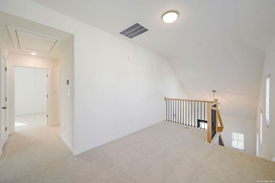 Spacious, unfurnished interior of a new home in Legacy at Lake Dunlap, New Braunfels (Image 21).