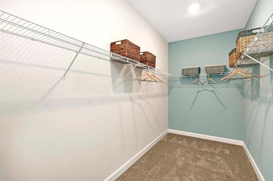 Spacious, unfurnished interior of a new home in Tohoqua, Kissimmee (Image 10).