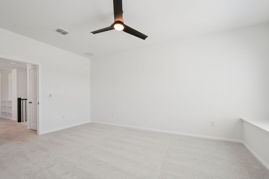 28 web or mls Young St S0704 028