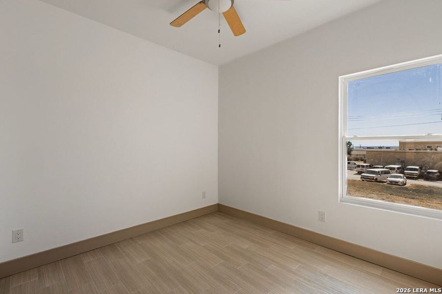 Spacious, unfurnished interior of a new home in , Eagle Pass (Image 20).