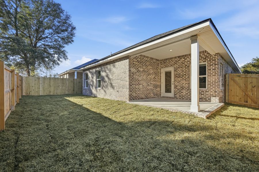 Exterior details and patio area of a home in , Crestview (Image 24).