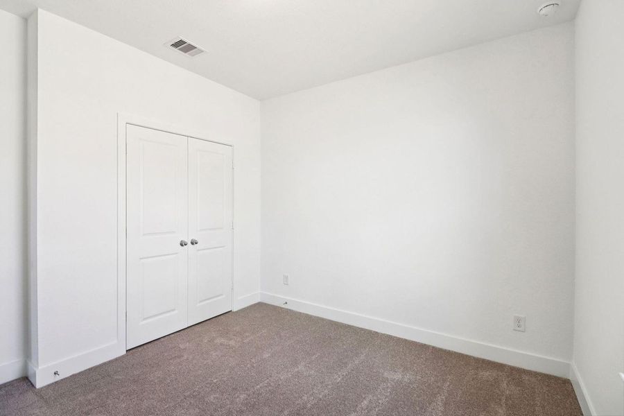 22303 Prickly Bed (3) 22303 Prickly Bed (3)