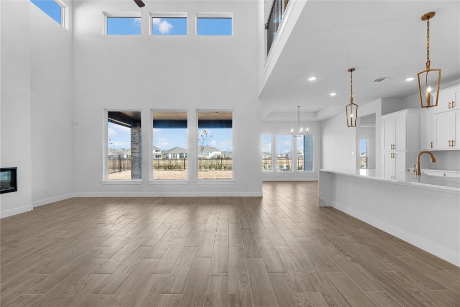 Representative image. Features, selections, and colors may vary.