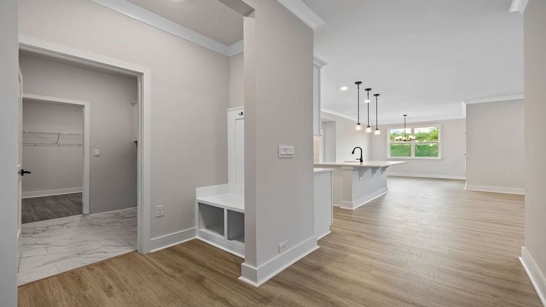 Spacious, unfurnished interior of a new home in Cottonwood Ridge, Piedmont (Image 24).