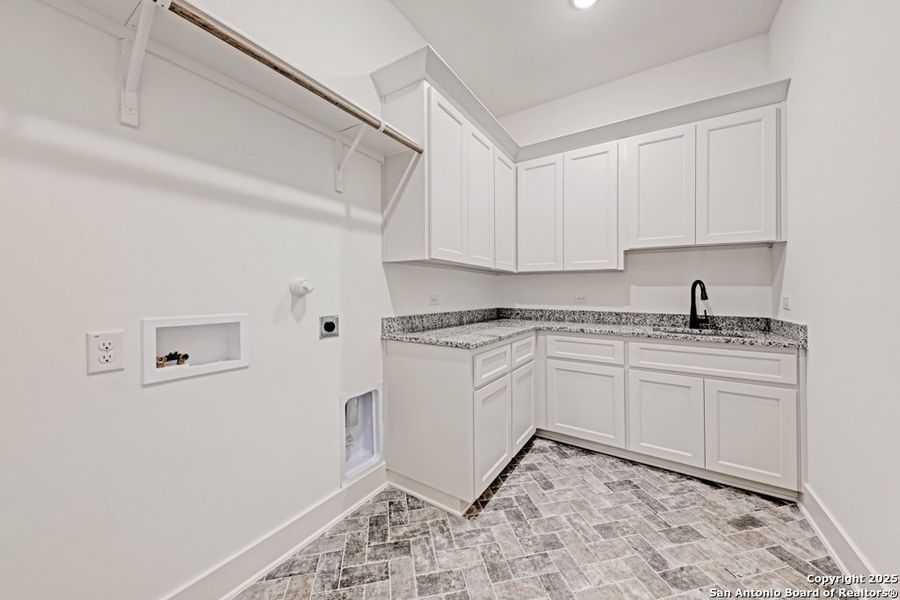 Furnished interior view inside a new home in , Boerne (Image 30).