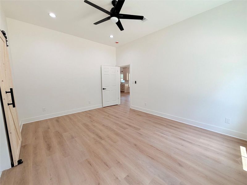 Spacious, unfurnished interior of a new home in , Woodville (Image 38). Spacious, unfurnished interior of a new home in , Woodville (Image 38).