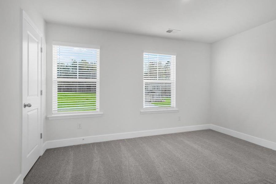 Spacious, unfurnished interior of a new home in Shadow Creek, Jackson (Image 15).