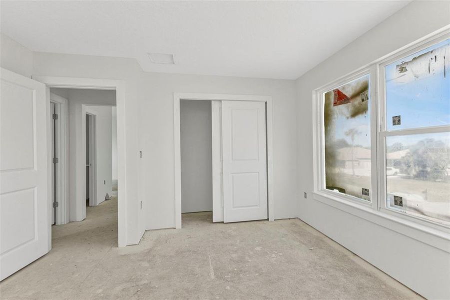 Spacious, unfurnished interior of a new home in , Port Charlotte (Image 15).