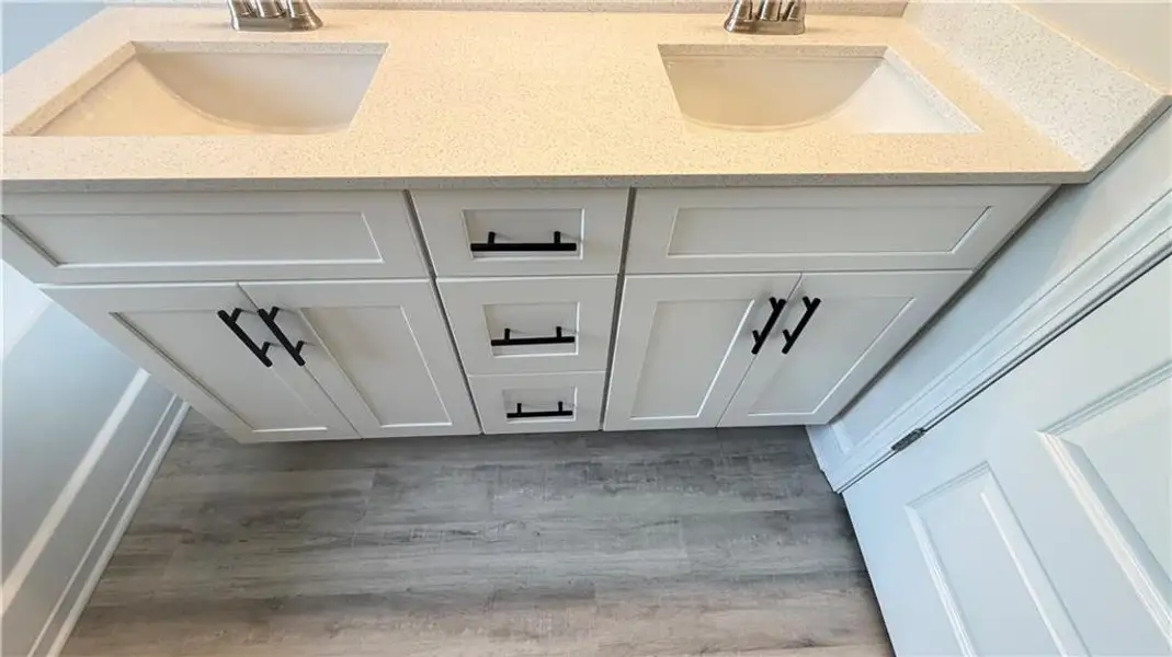 Close-up of interior finishes inside a home in Habersham Meadows, Demorest (Image 16).