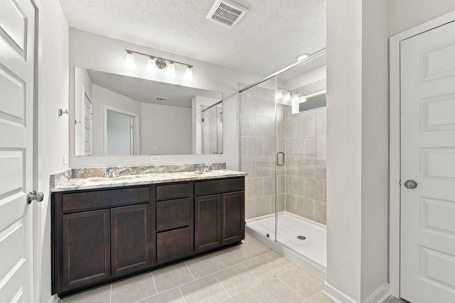 Furnished interior view inside a new home in Arrowhead Farms, Caldwell (Image 6).
