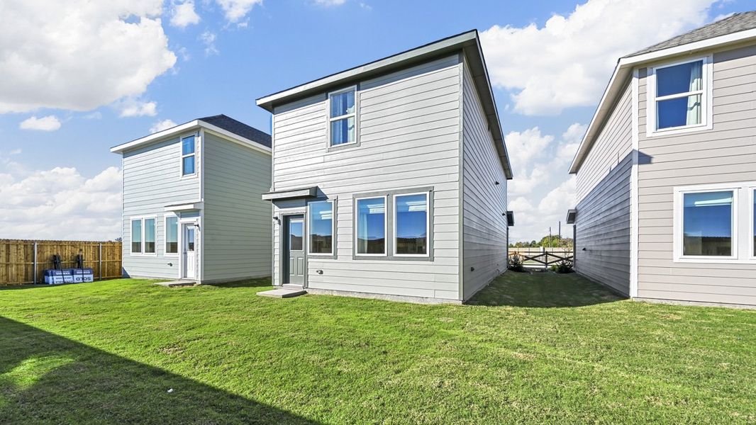 Representative exterior details of a home built from the LINNET by D.R. Horton in Cartwright Mays, Crandall (Image 3).