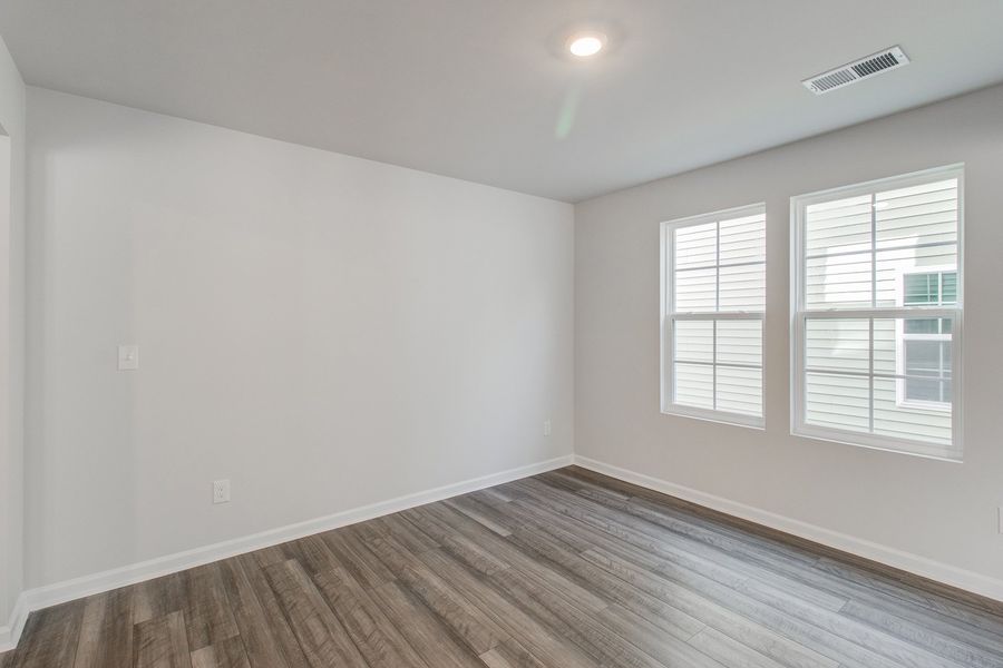 Spacious, unfurnished interior of a new home in Bluefield, Lexington (Image 14).