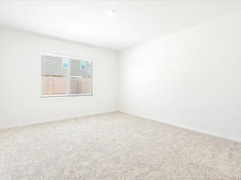 Spacious, unfurnished interior of a new home in Las Patrias at Star Valley Phase III - Signature Series, Tucson (Image 10).