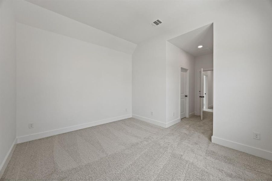 Spacious, unfurnished interior of a new home in Chatham Reserve, Providence Village (Image 29).