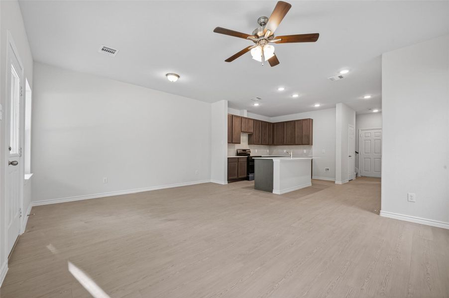 Spacious, unfurnished interior of a new home in , Houston (Image 22).