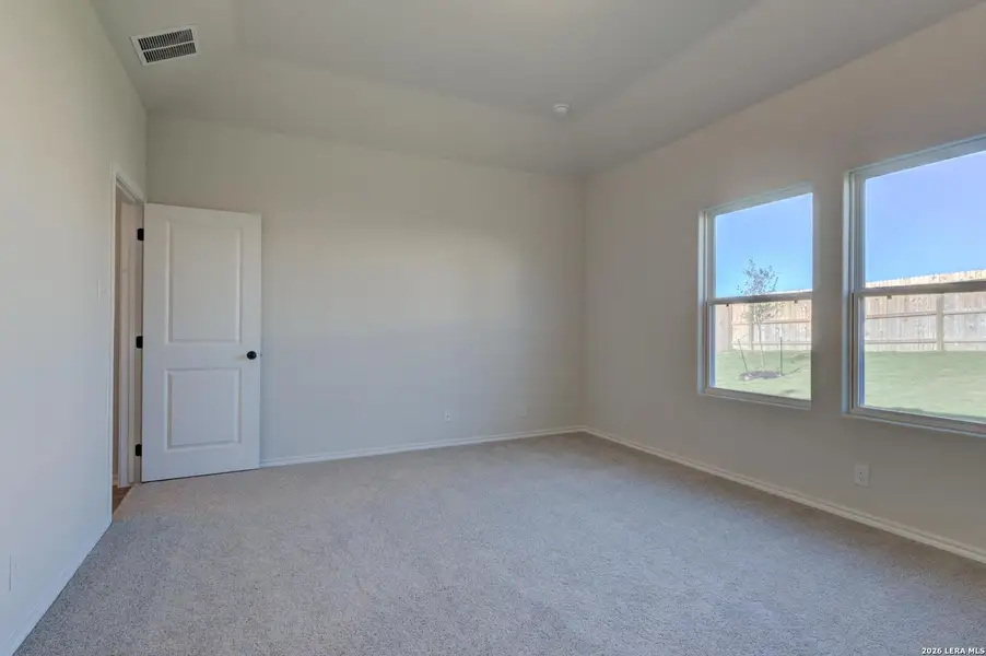 Spacious, unfurnished interior of a new home in Arcadia Ridge, San Antonio (Image 19). Spacious, unfurnished interior of a new home in Arcadia Ridge, San Antonio (Image 19).