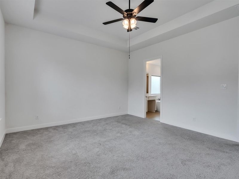 Spacious, unfurnished interior of a new home in Cross Creek West, Fulshear (Image 39).