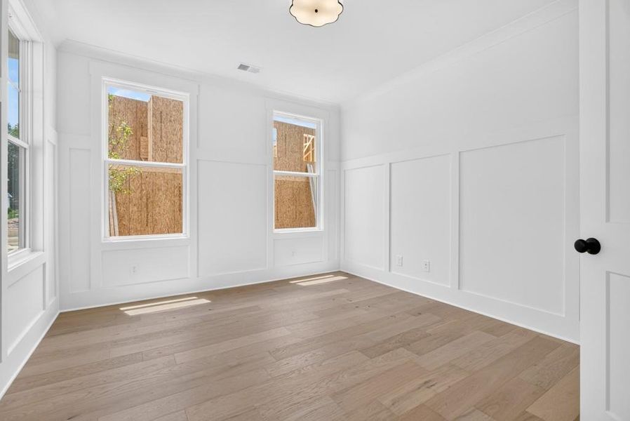 Spacious, unfurnished interior of a new home in Livingstone Park, Kennesaw (Image 26).