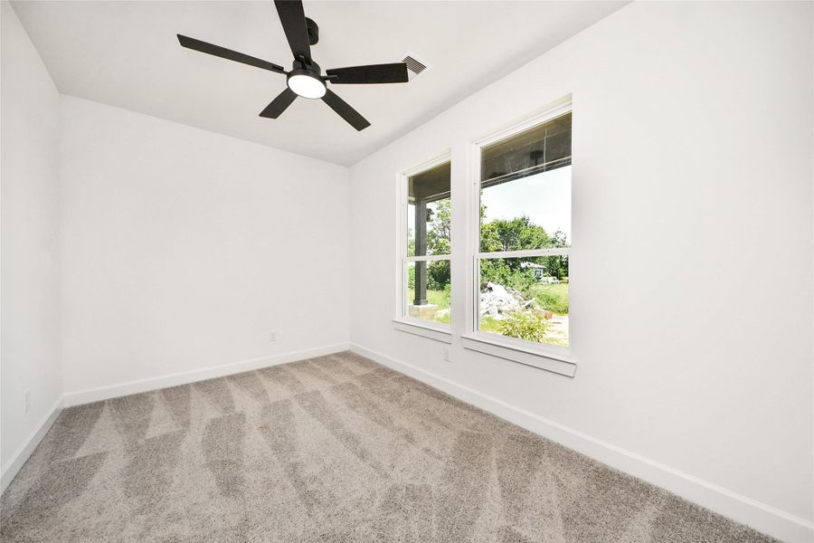 Spacious, unfurnished interior of a new home in , Hempstead (Image 31).