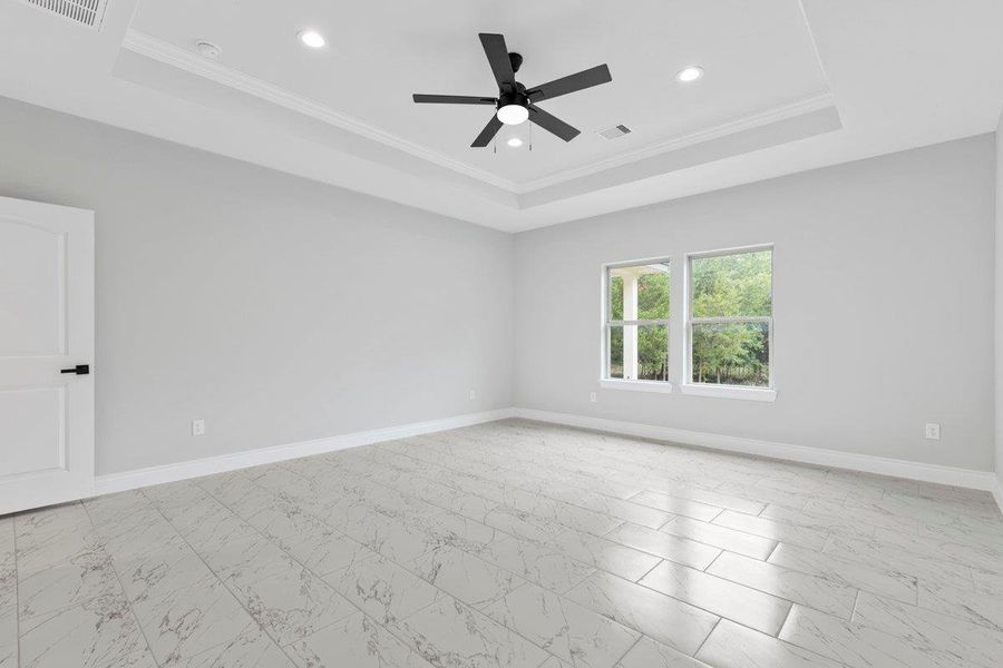Spacious, unfurnished interior of a new home in , Bastrop (Image 16).