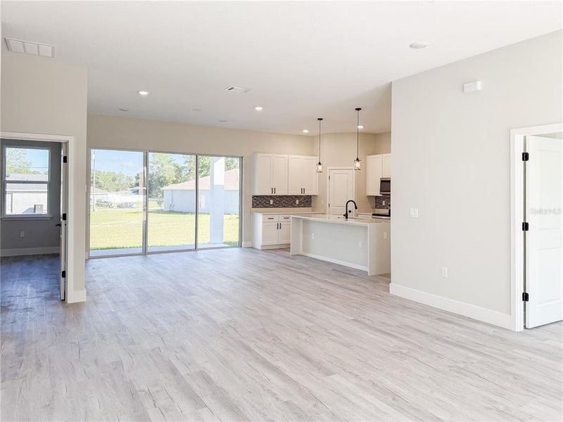 Spacious, unfurnished interior of a new home in , Ocala (Image 24).