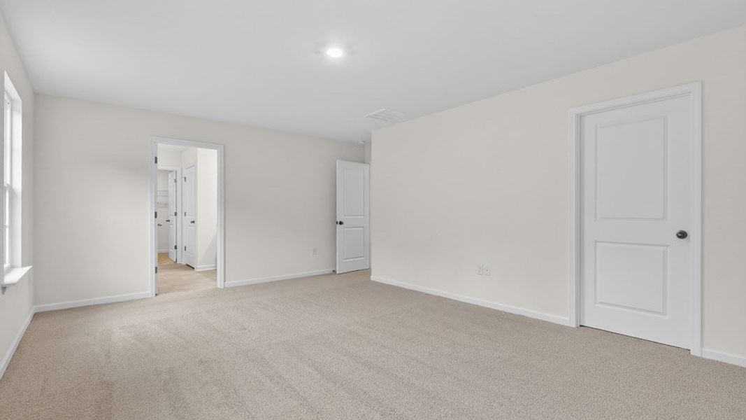 Spacious, unfurnished interior of a new home in Olive Branch, Wilson's Mills (Image 35).