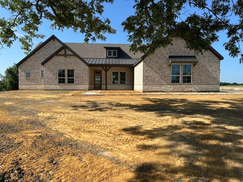 Exterior details and patio area of a home in Fannin Ranch, Leonard (Image 9).