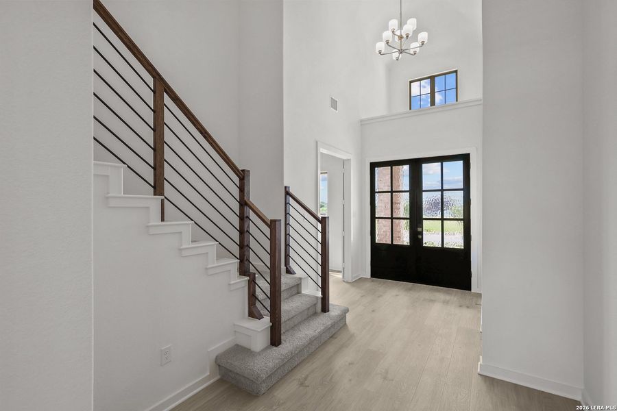 Spacious, unfurnished interior of a new home in Buffalo Crossing, Cibolo (Image 24).