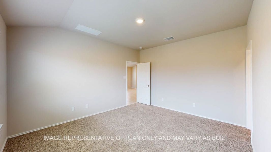 Representative unfurnished interior of a home built from the Elgin by D.R. Horton in Reynolds Crossing, Killeen (Image 17).
