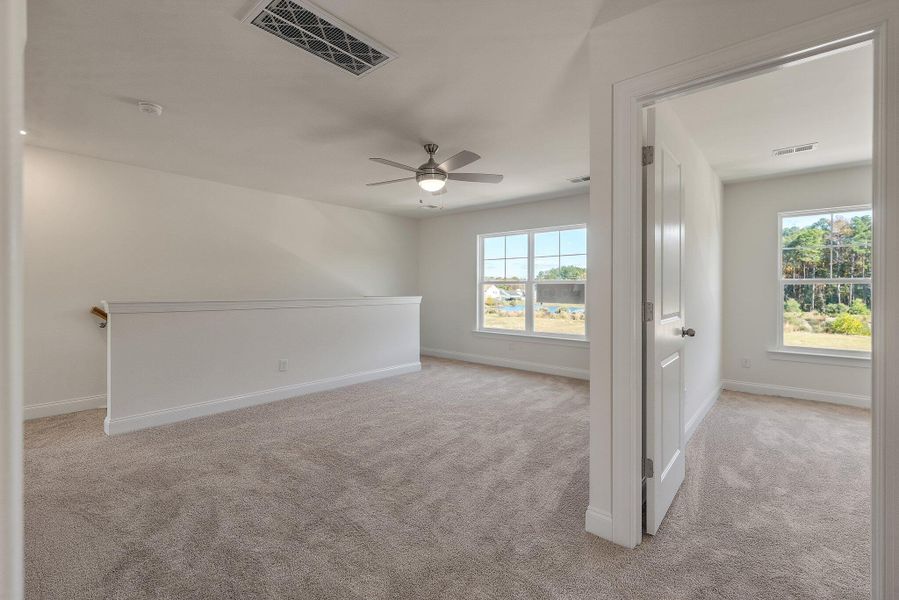 Spacious, unfurnished interior of a new home in Oakley Pointe, Moncks Corner (Image 12).