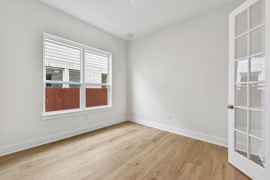 Spacious, unfurnished interior of a new home in Sauls Ranch, Round Rock (Image 18).