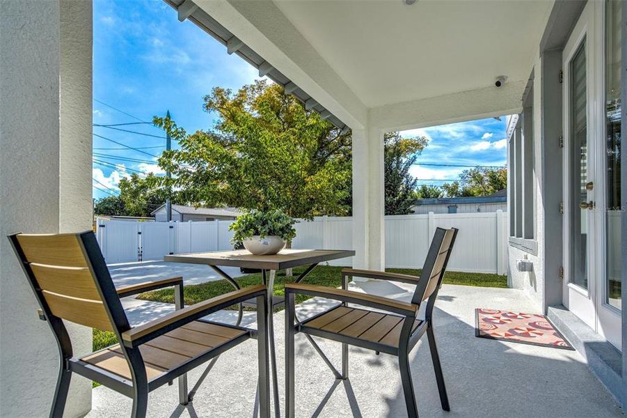 Exterior details and patio area of a home in , St. Petersburg (Image 20).