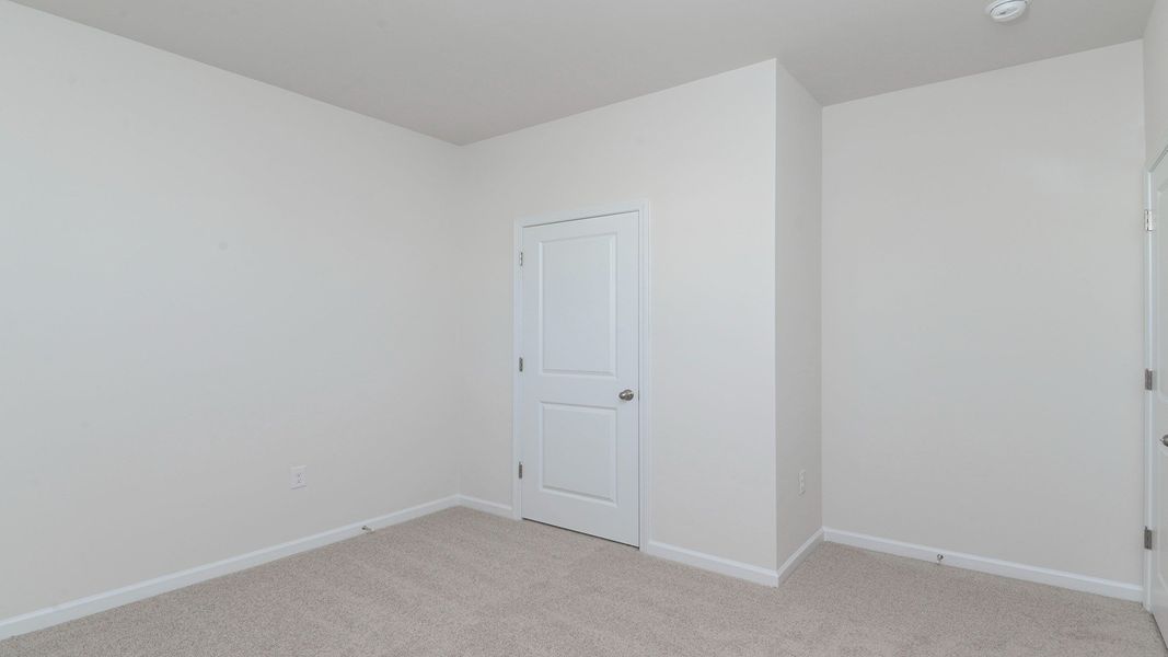 Representative unfurnished interior of a home built from the CAMERON by D.R. Horton in Mulberry Landing, Orangeburg (Image 26).