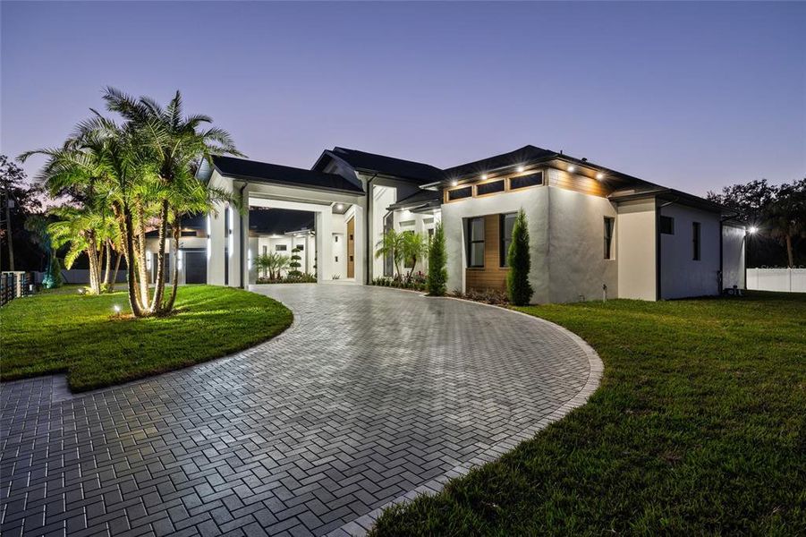 Exterior details and patio area of a home in , Tampa (Image 56).