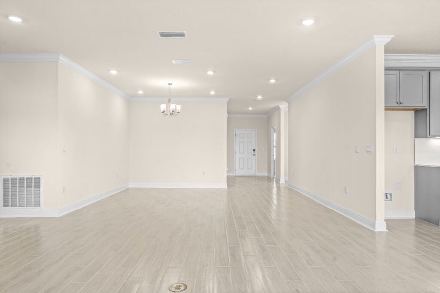 Spacious, unfurnished interior of a new home in Lake Merial, Panama City (Image 31).