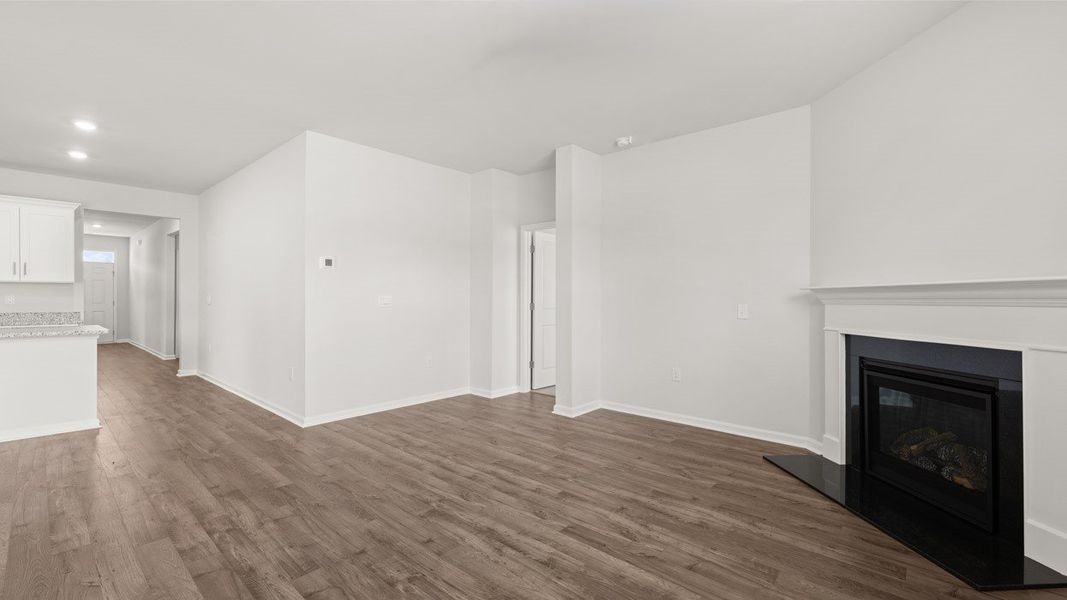 Spacious, unfurnished interior of a new home in Highland Hills, Graniteville (Image 15).