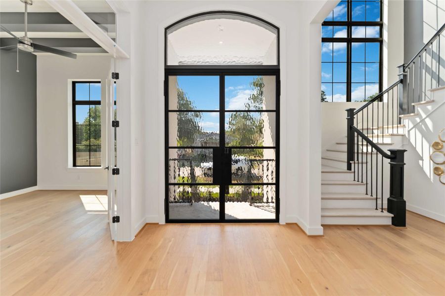 Spacious, unfurnished interior of a new home in , Houston (Image 17).