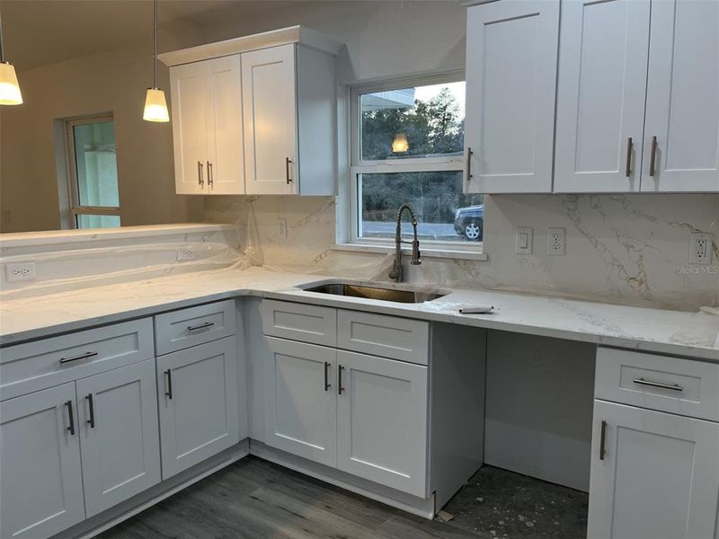 Furnished interior view inside a new home in , Ocklawaha (Image 5).