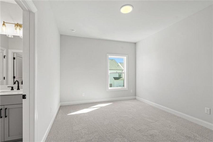 Spacious, unfurnished interior of a new home in Waterhaven, Cumming (Image 20).