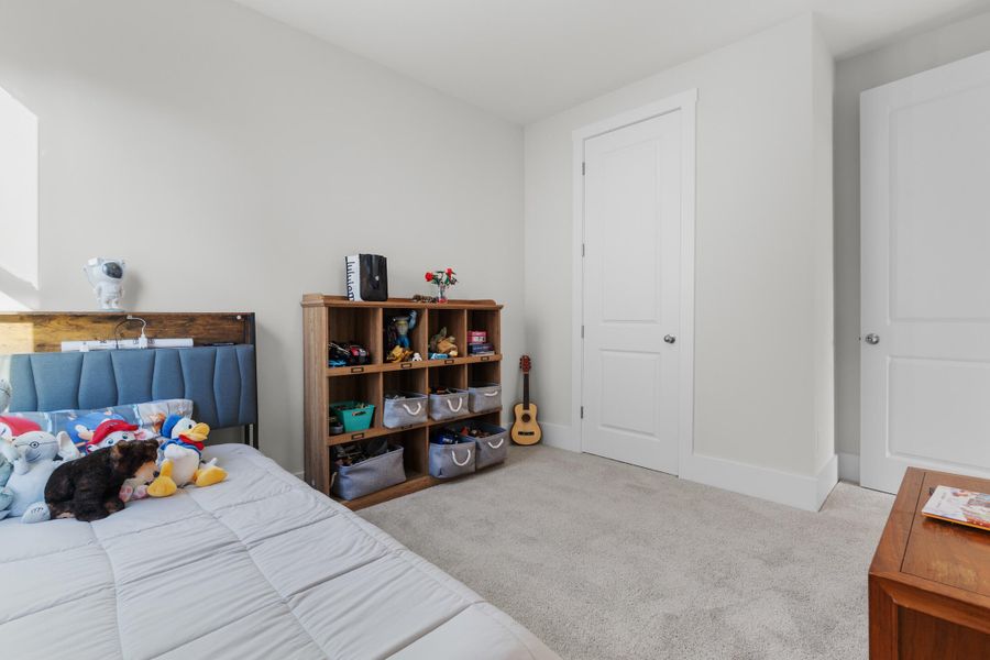 Furnished interior view inside a new home in , Ravenel (Image 27).