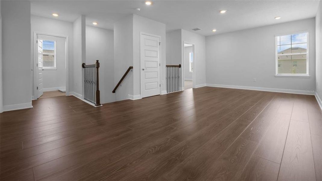 Spacious, unfurnished interior of a new home in Waterleigh, Winter Garden (Image 19). Spacious, unfurnished interior of a new home in Waterleigh, Winter Garden (Image 19).
