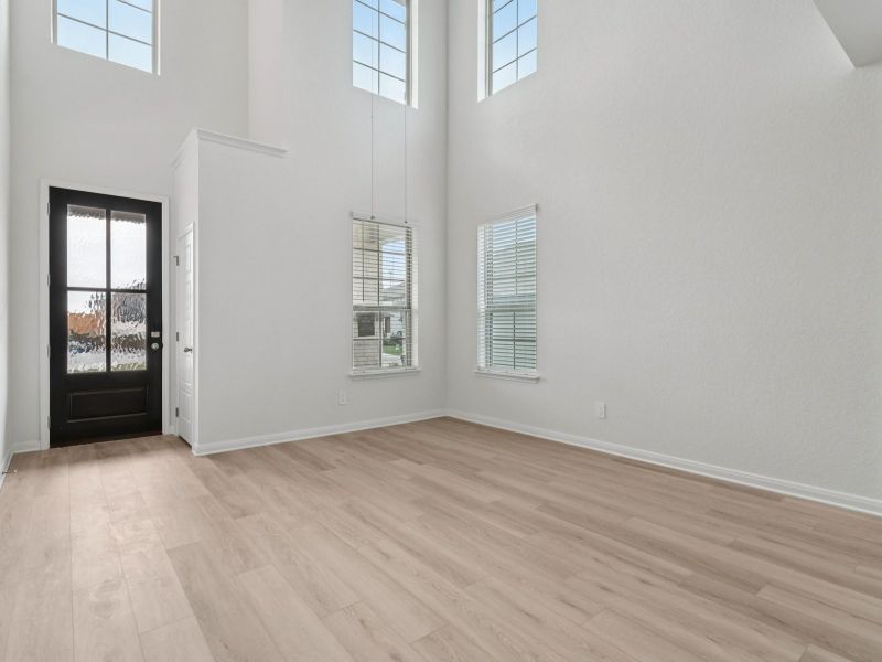 Spacious, unfurnished interior of a new home in Stetson Ridge, Marion (Image 15).