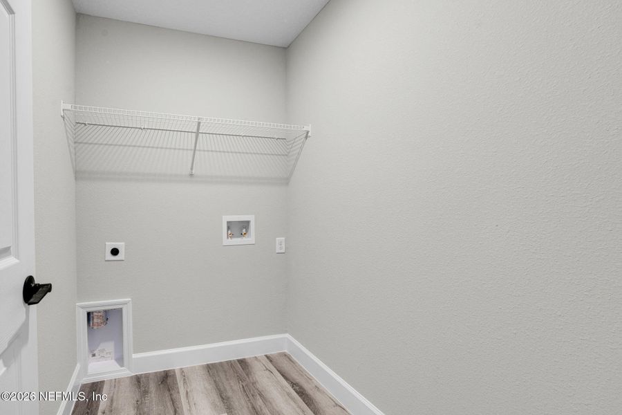 Spacious, unfurnished interior of a new home in , Jacksonville (Image 15).