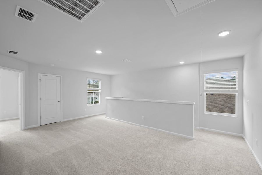 Spacious, unfurnished interior of a new home in , Summerville (Image 21).