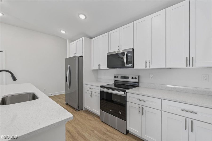 Furnished interior view inside a new home in Cape Coral, Cape Coral (Image 7).