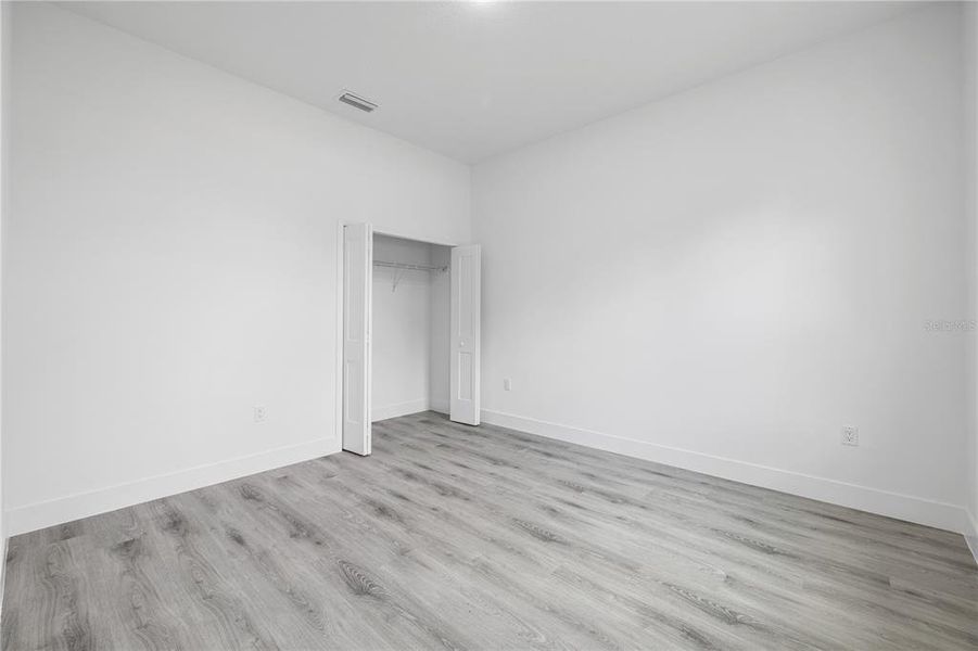 Spacious, unfurnished interior of a new home in , Ocala (Image 32).
