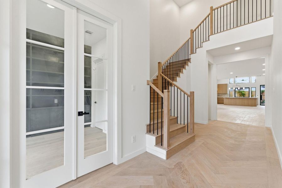 Spacious, unfurnished interior of a new home in , Houston (Image 19).