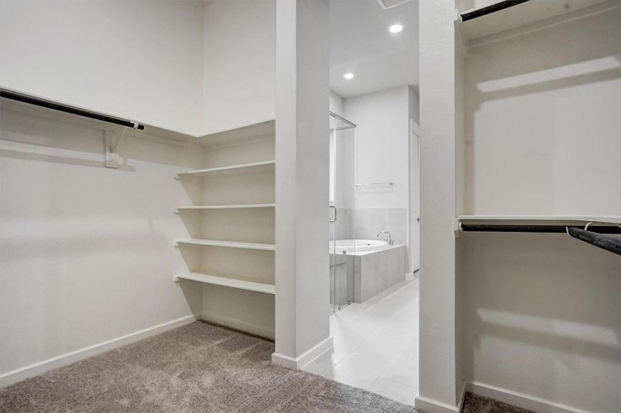 Image 40 of a home in Sunterra 50s. Image 40 of a home in Sunterra 50s.