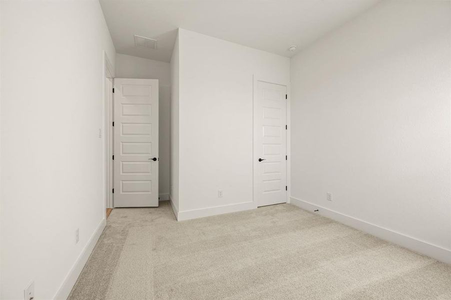 Spacious, unfurnished interior of a new home in Rocky Top Ranch, Reno (Image 35).